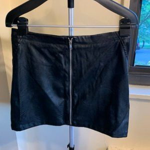 Front Zippered Faux leather mini skirt